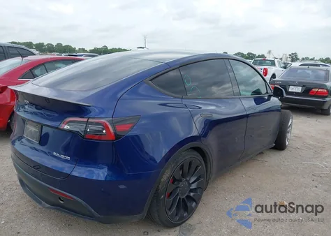 2022 Tesla Model Y Performance Dual Motor All-Wheel Drive z USA, uszkodzony, nr VIN 7SAYGDEF4NF524038